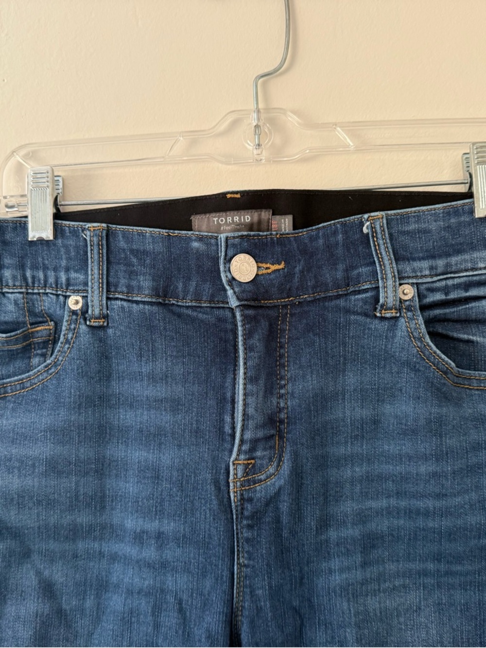 Torrid Bombshell Skinny Jeans 18T Tall Womens Plus Size Distressed BlueJeans EUC - Picture 2 of 8